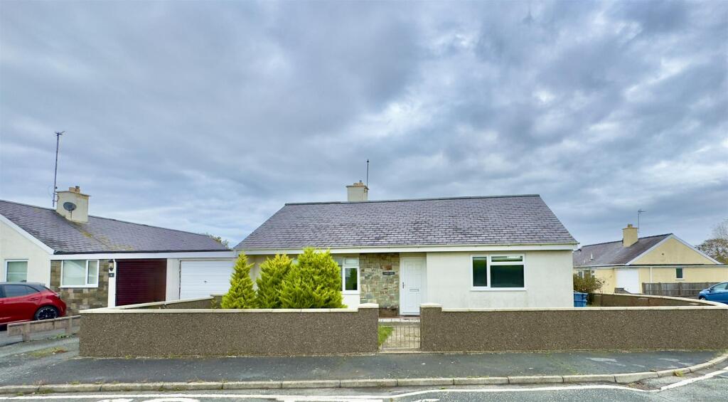 Main image of property: Lon Ceredigion, Pwllheli