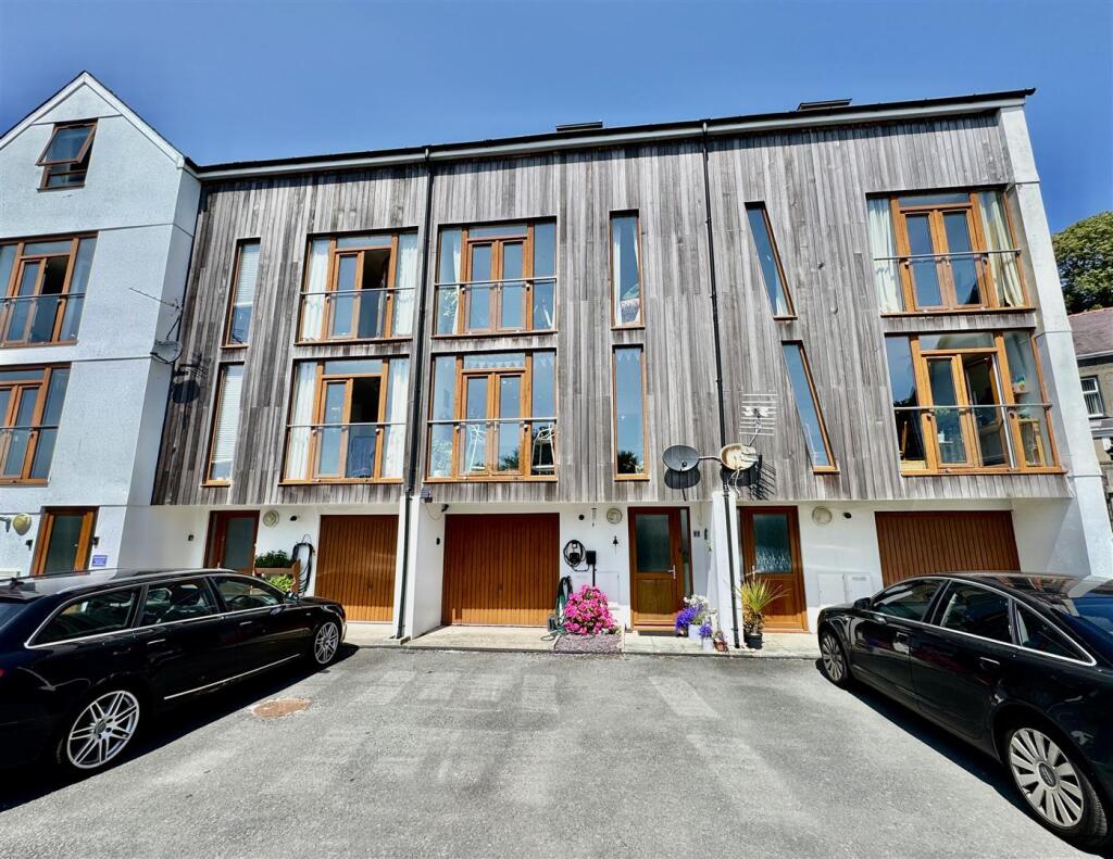 Main image of property: Lleyn Street, Pwllheli