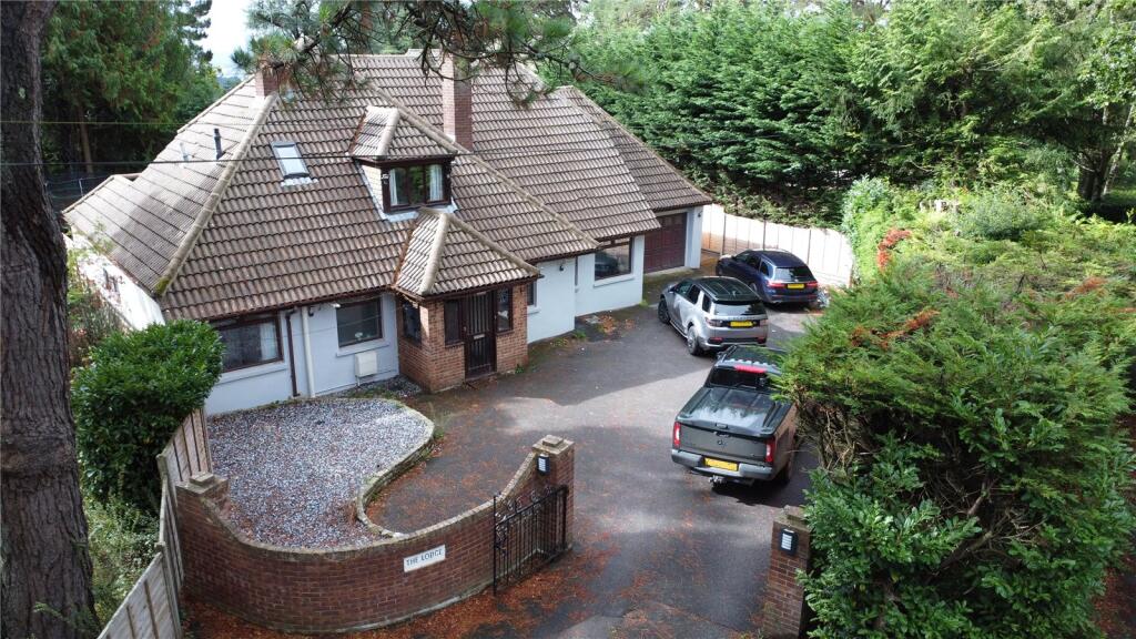 Main image of property: Corfe Lodge Road, Broadstone, BH18
