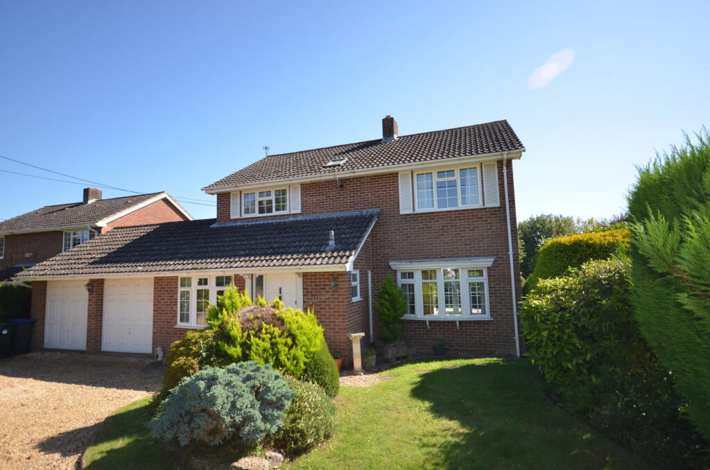 4 bedroom detached house for sale in Brickworth Road, Whiteparish