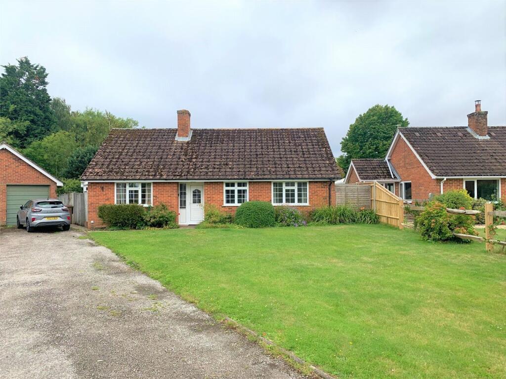 3 bedroom bungalow for sale in St Andrews Close, Timsbury, Romsey