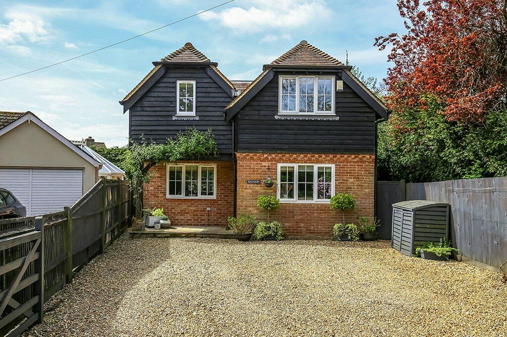 3 bedroom detached house for sale in Romsey Road, West Wellow, Romsey