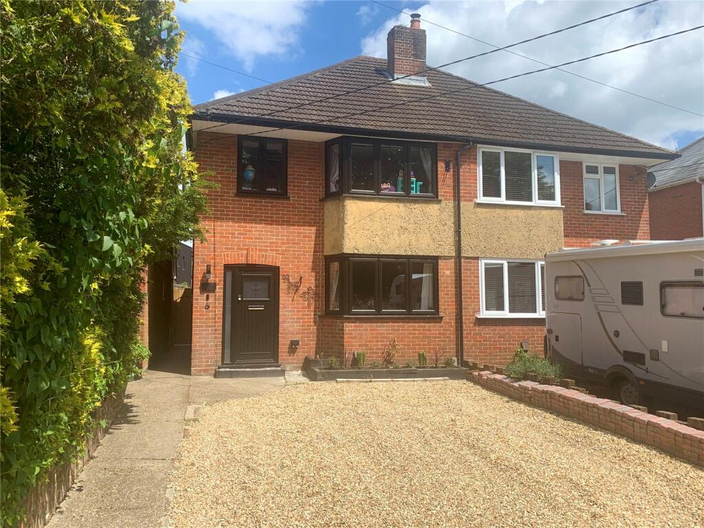 3 bedroom semidetached house for sale in Botley Road, Romsey