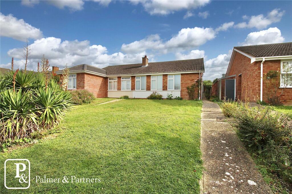3 bedroom bungalow for sale in Edinburgh Gardens, Claydon, Ipswich