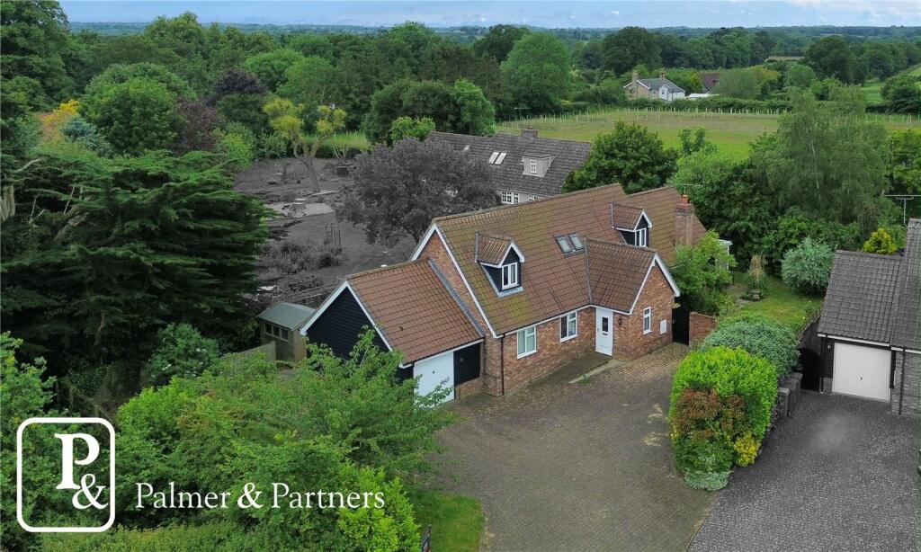 4 bedroom detached house for sale in The Street, Darsham, Saxmundham