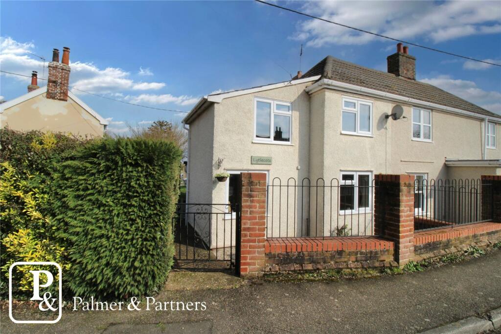 3 bedroom semidetached house for sale in Bredfield, Woodbridge