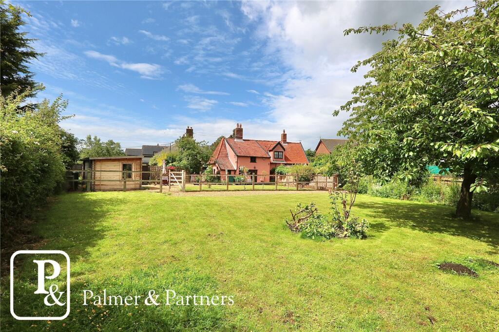 2 bedroom semidetached house for sale in White Horse Hill