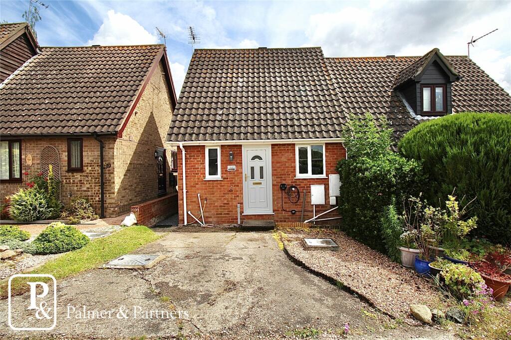 1 bedroom semidetached house for sale in Aylward Close, Hadleigh