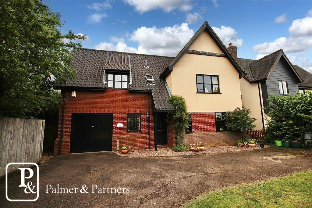4 bedroom detached house for sale in Stowmarket Road, Wetherden