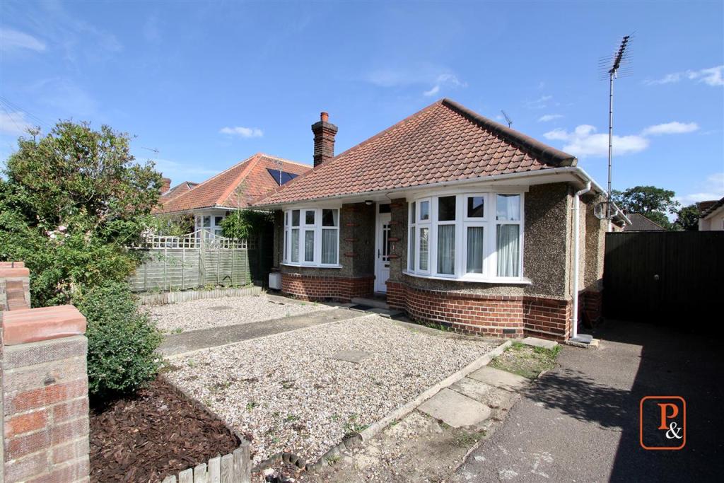 3 bedroom detached bungalow for sale in Medway Road, Ipswich, IP3
