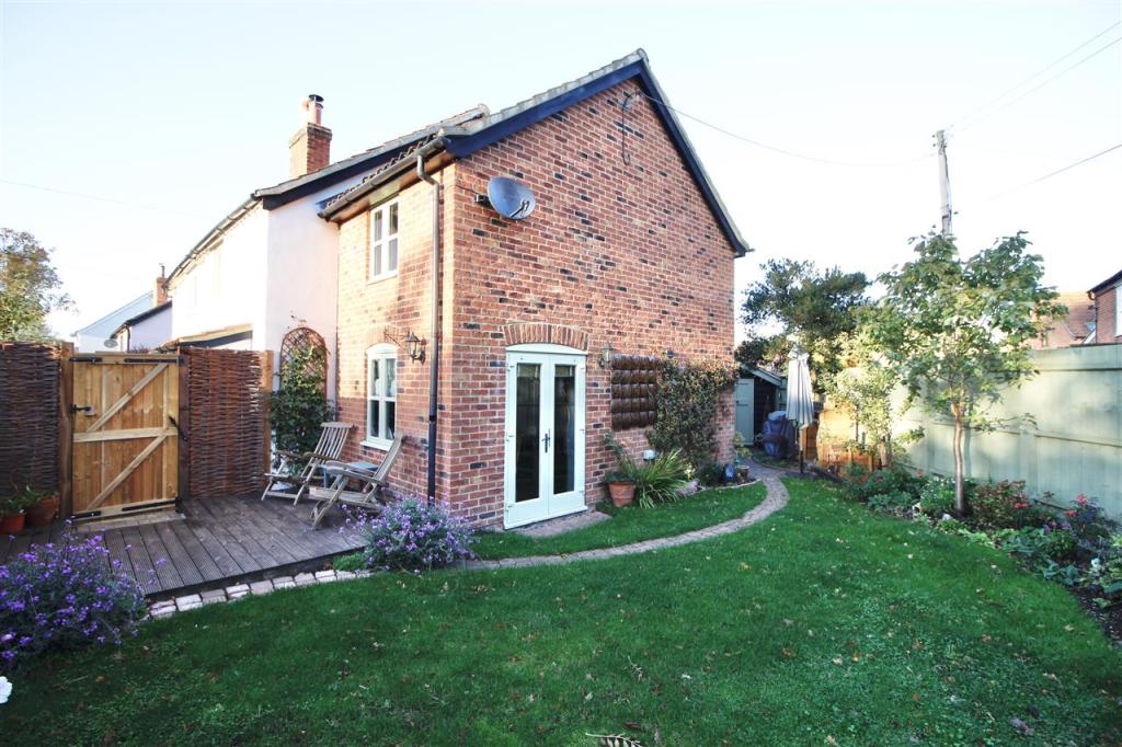 2 bedroom cottage for sale in Capel Road, Bentley, Ipswich, Suffolk, IP9