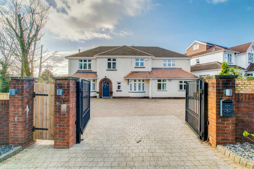 4 bedroom detached house for sale in Hollybush Road, Cardiff, CF23