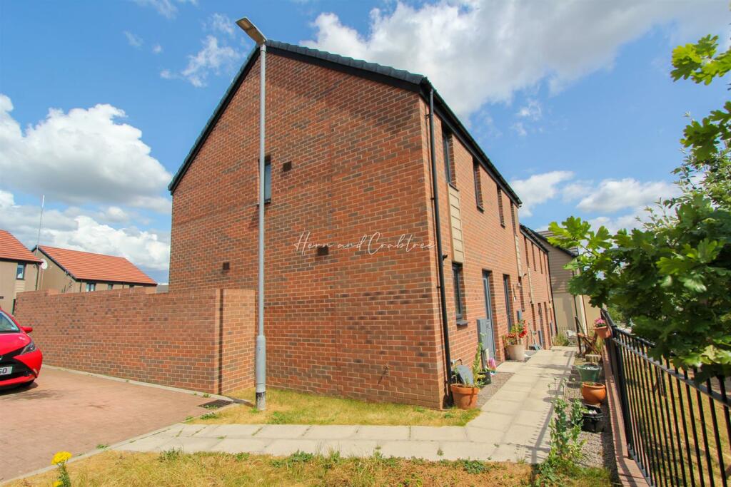 2 bedroom end of terrace house for sale in Heol Williams, Old St