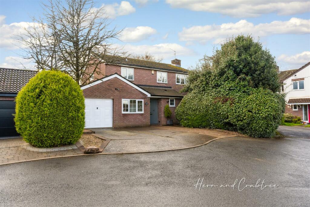 4 bedroom detached house for sale in Millheath Drive, Lisvane, Cardiff, CF14
