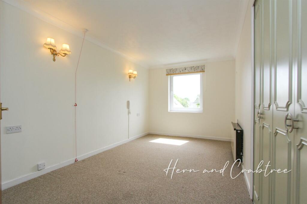Additional property image - Heol Hir, Llanishen, Cardiff