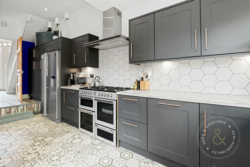 Additional property image - Clodien Avenue, Cardiff