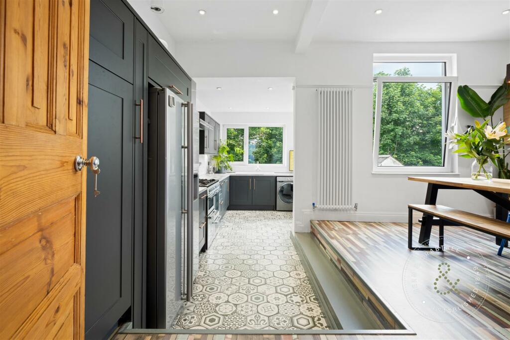 Additional property image - Clodien Avenue, Cardiff