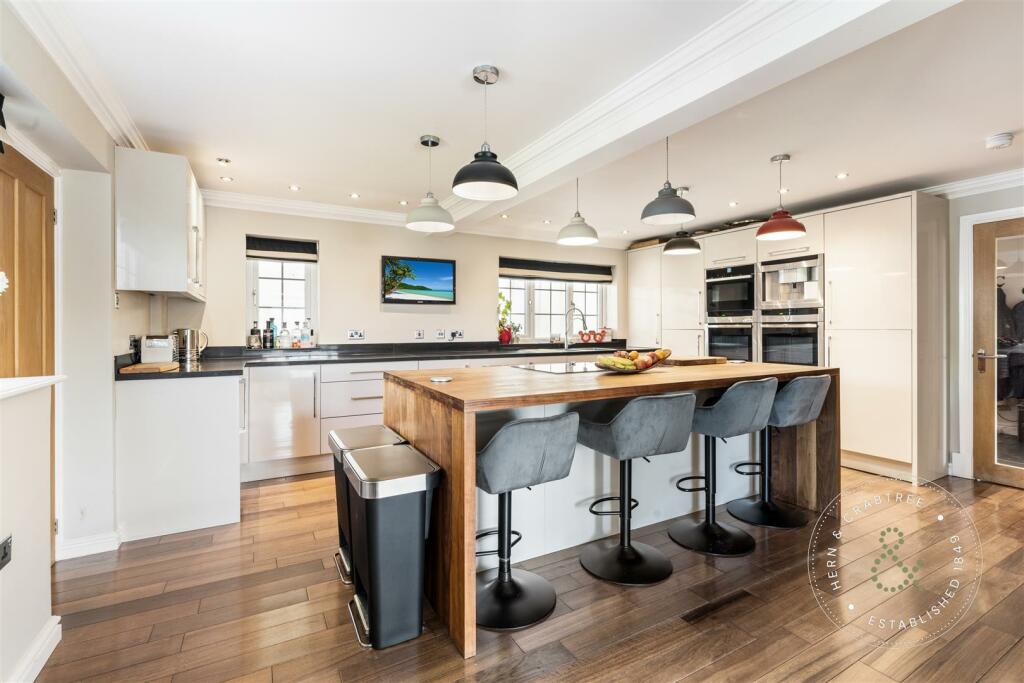 Additional property image - Pencoed Avenue, Pontypridd