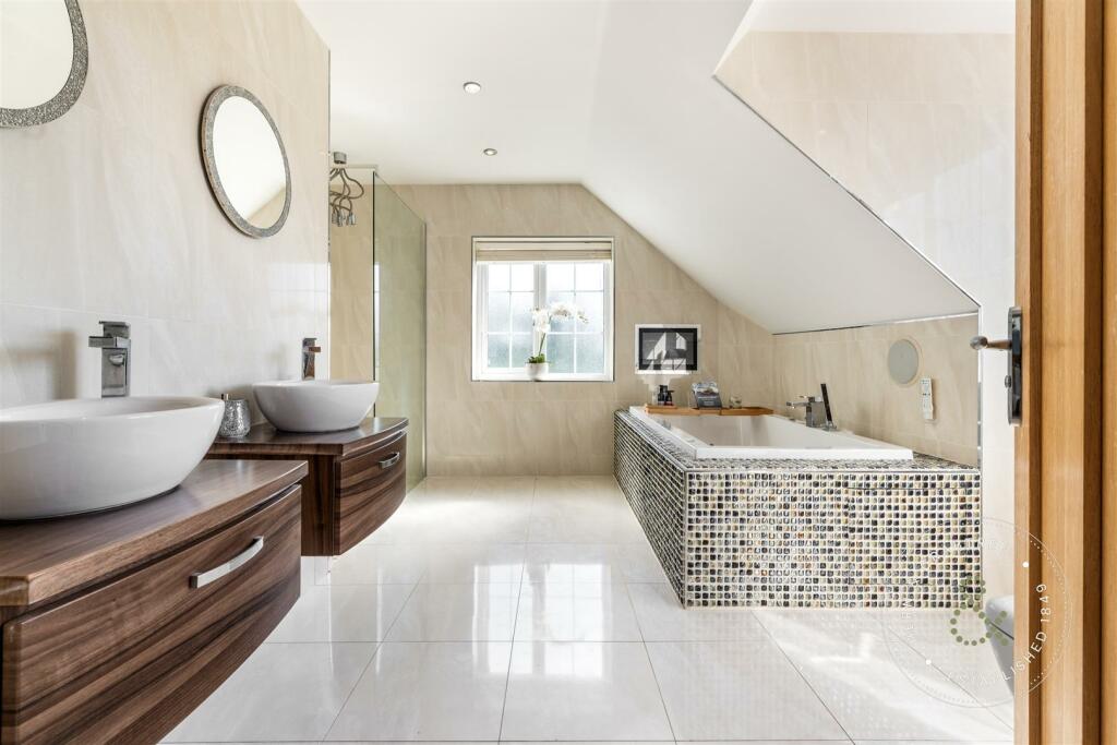 Additional property image - Pencoed Avenue, Pontypridd