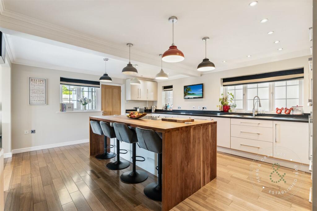 Additional property image - Pencoed Avenue, Pontypridd