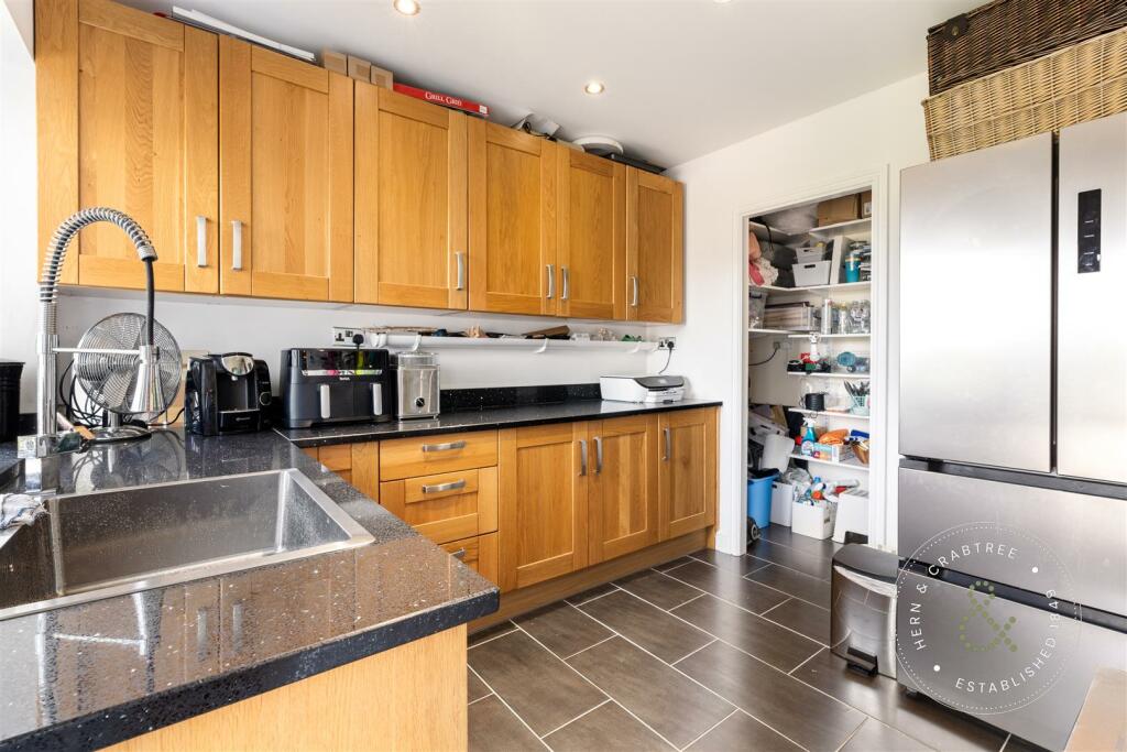 Additional property image - Pencoed Avenue, Pontypridd