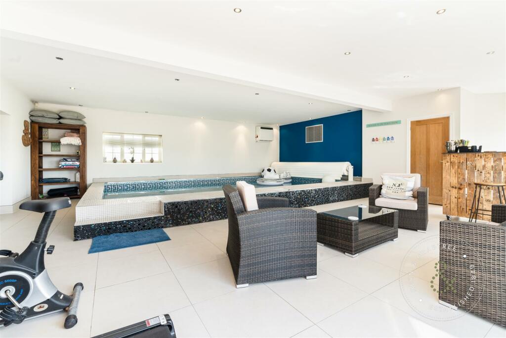 Additional property image - Pencoed Avenue, Pontypridd