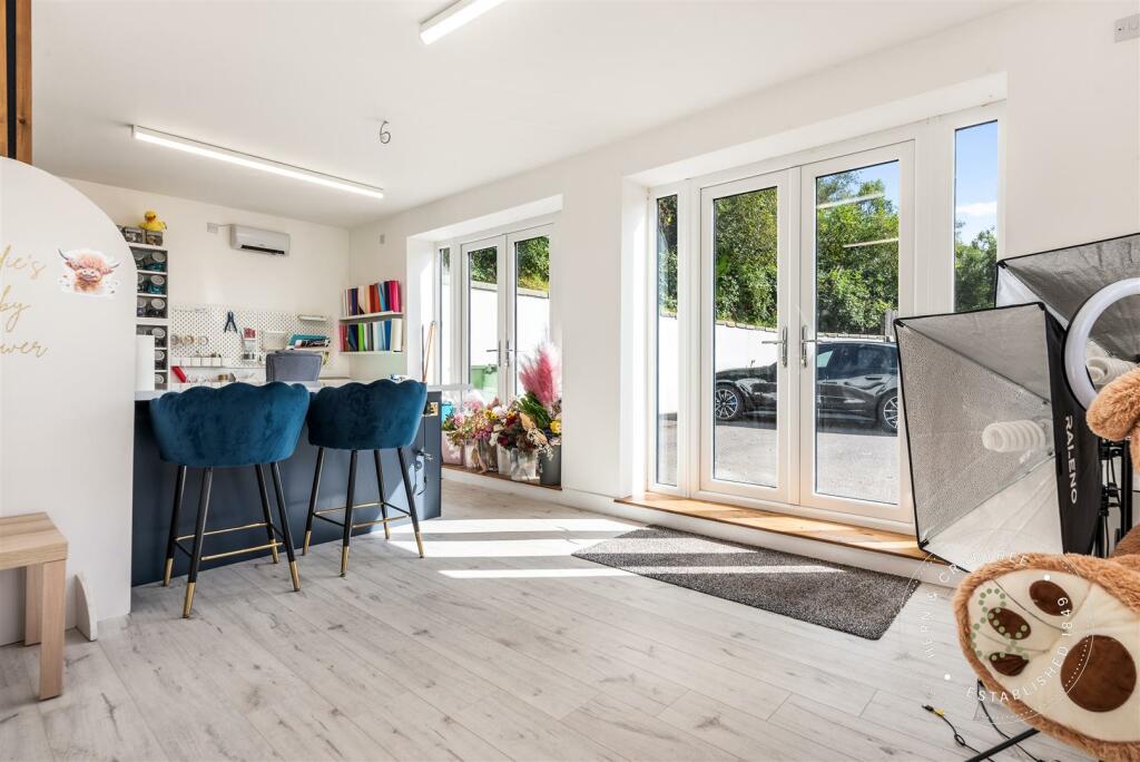Additional property image - Pencoed Avenue, Pontypridd