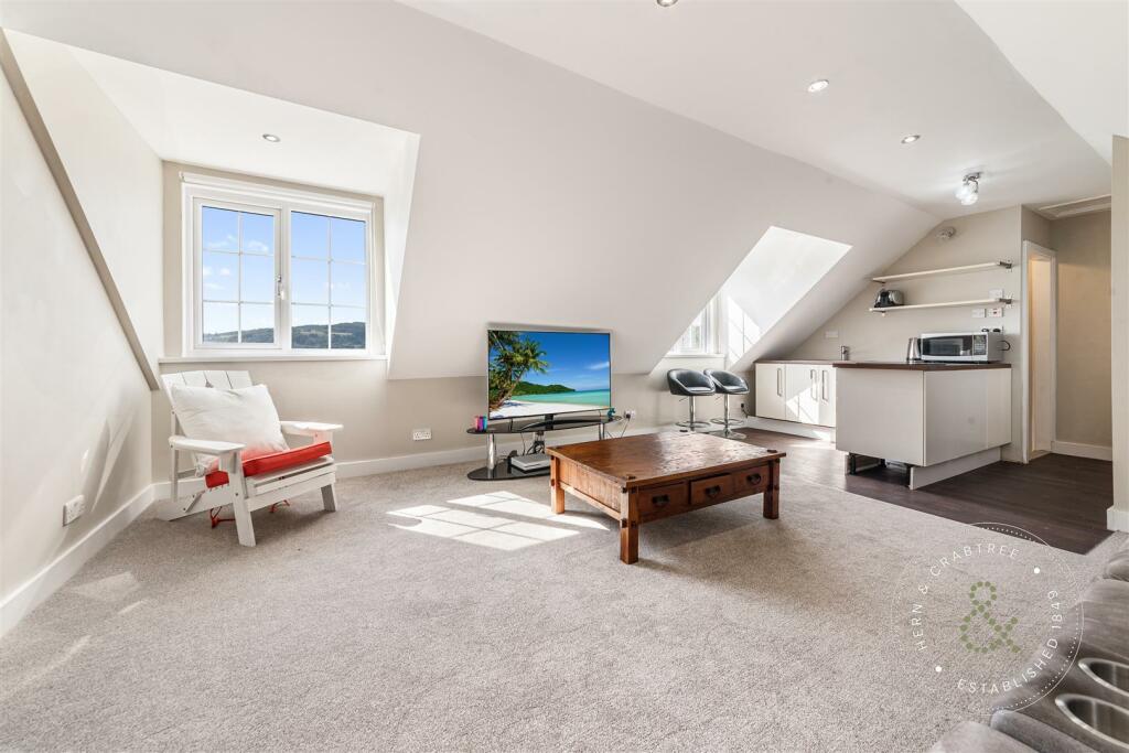 Additional property image - Pencoed Avenue, Pontypridd
