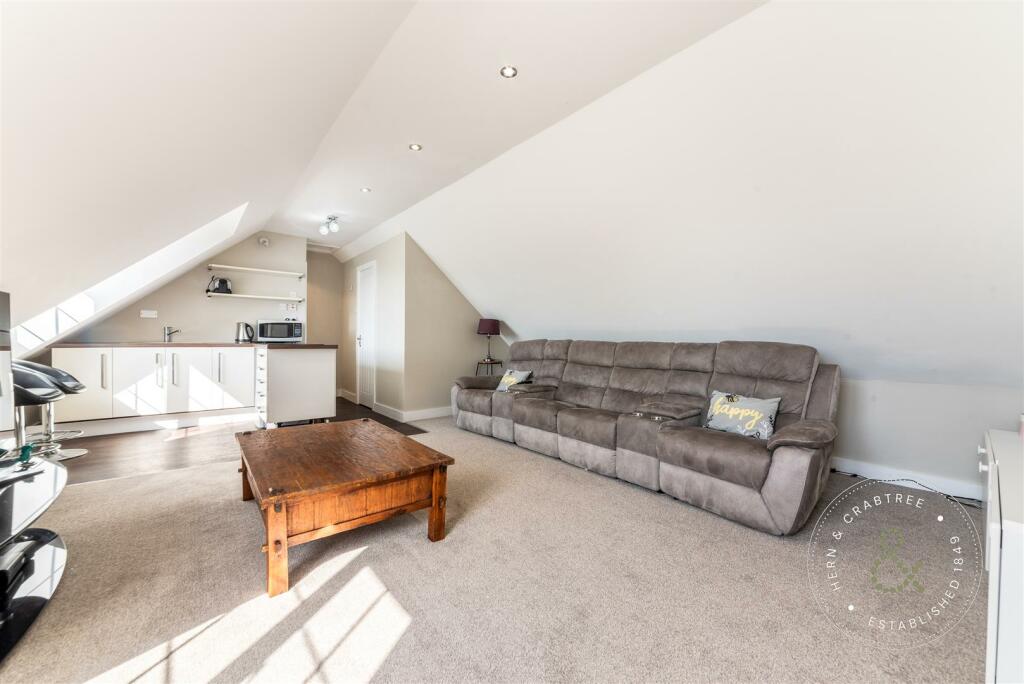 Additional property image - Pencoed Avenue, Pontypridd