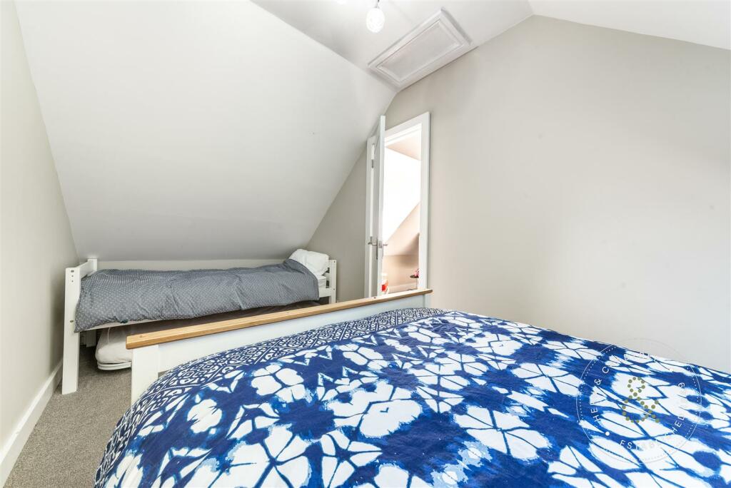 Additional property image - Pencoed Avenue, Pontypridd