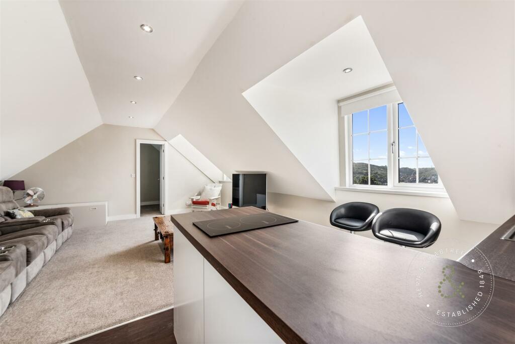 Additional property image - Pencoed Avenue, Pontypridd