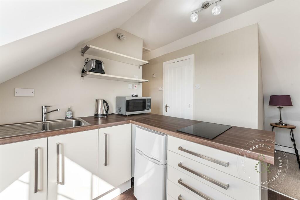 Additional property image - Pencoed Avenue, Pontypridd