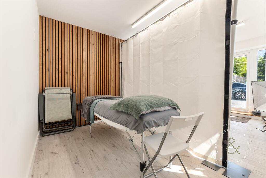 Additional property image - Pencoed Avenue, Pontypridd