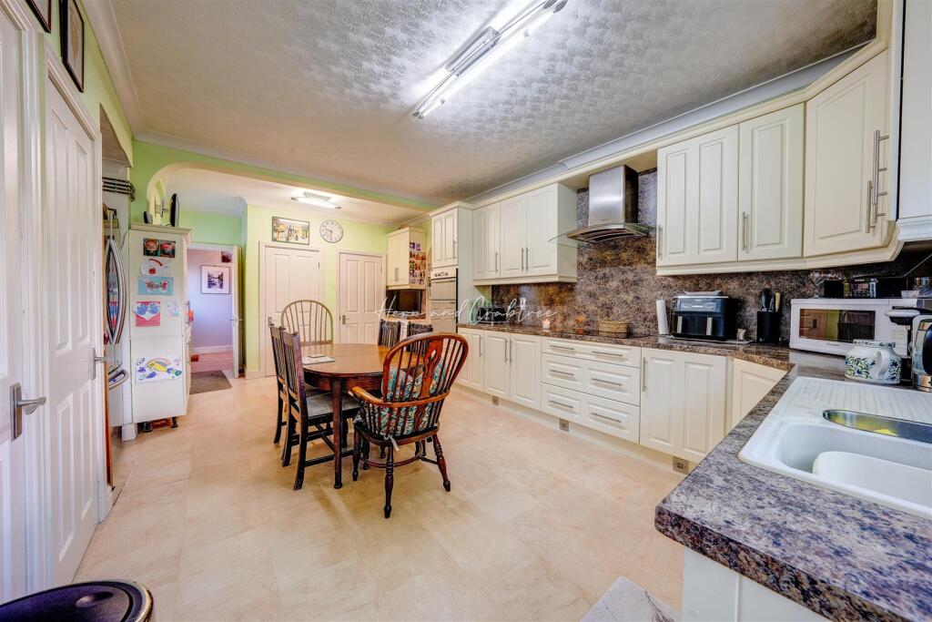 Additional property image - Lake Road West, Cardiff