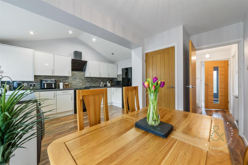 Additional property image - Templeton Avenue, Llanishen, Cardiff