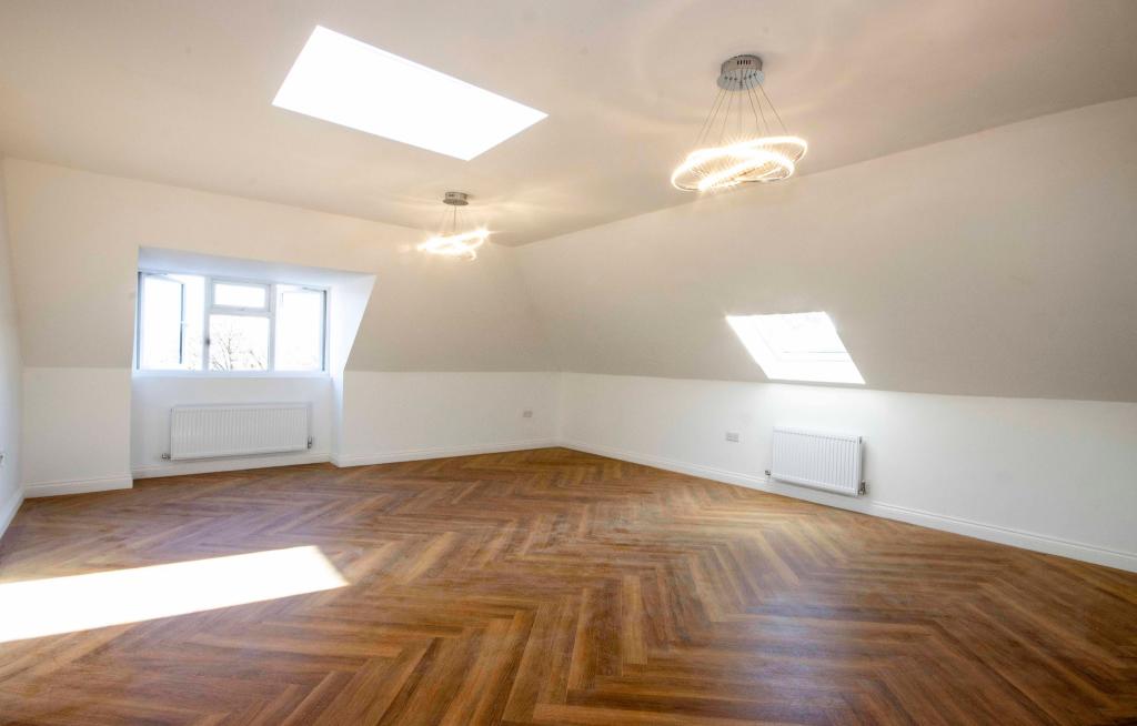 3 bedroom apartment for sale in Ducks Hill Road, Northwood, HA6