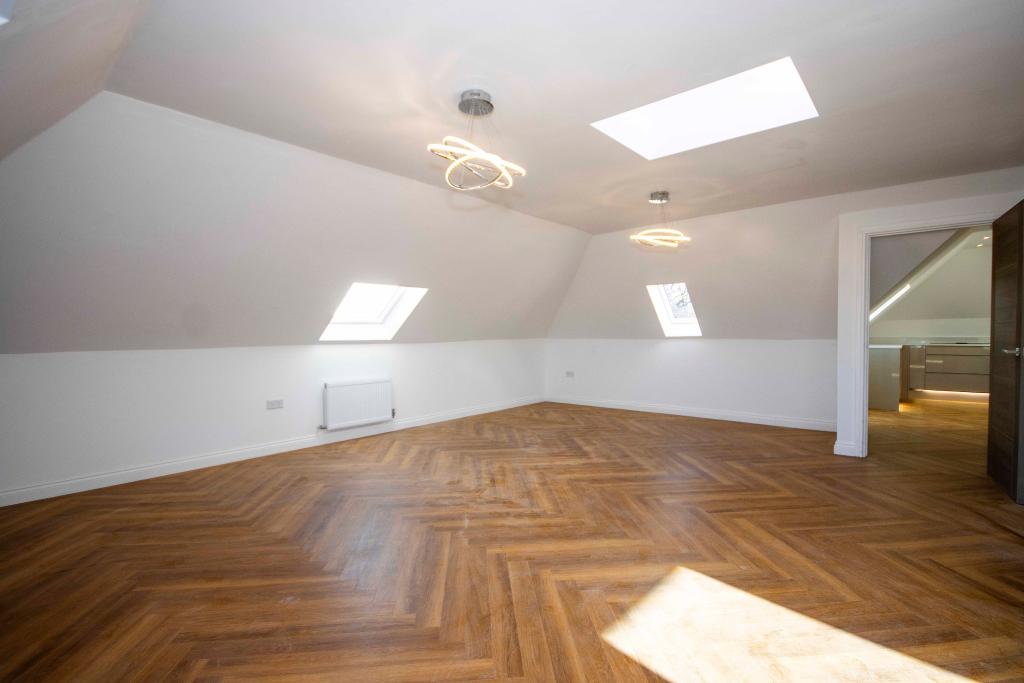 3 bedroom apartment for sale in Ducks Hill Road, Northwood, HA6