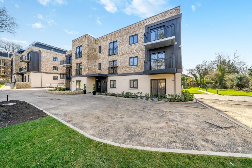 2 bedroom apartment for sale in 32 Athello Lodge, 40 Eastbury Avenue