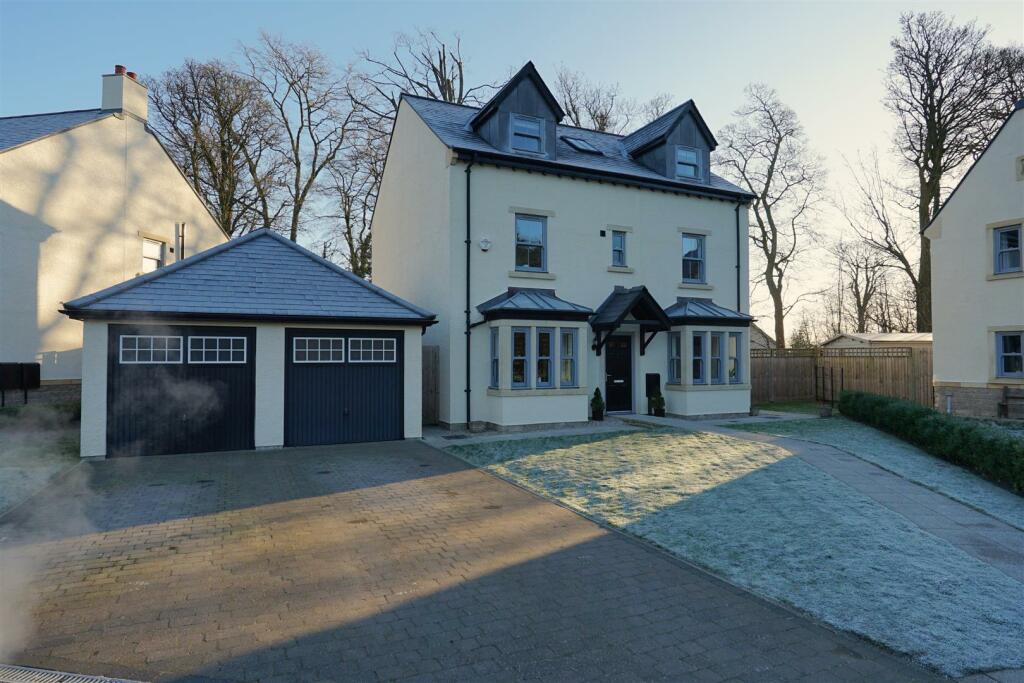 5 bedroom detached house for sale in Kennedy Place, Ulverston, LA12