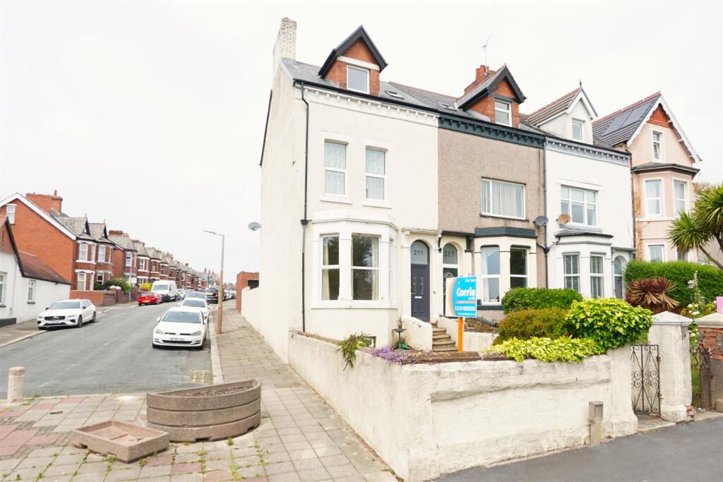6 bedroom end of terrace house