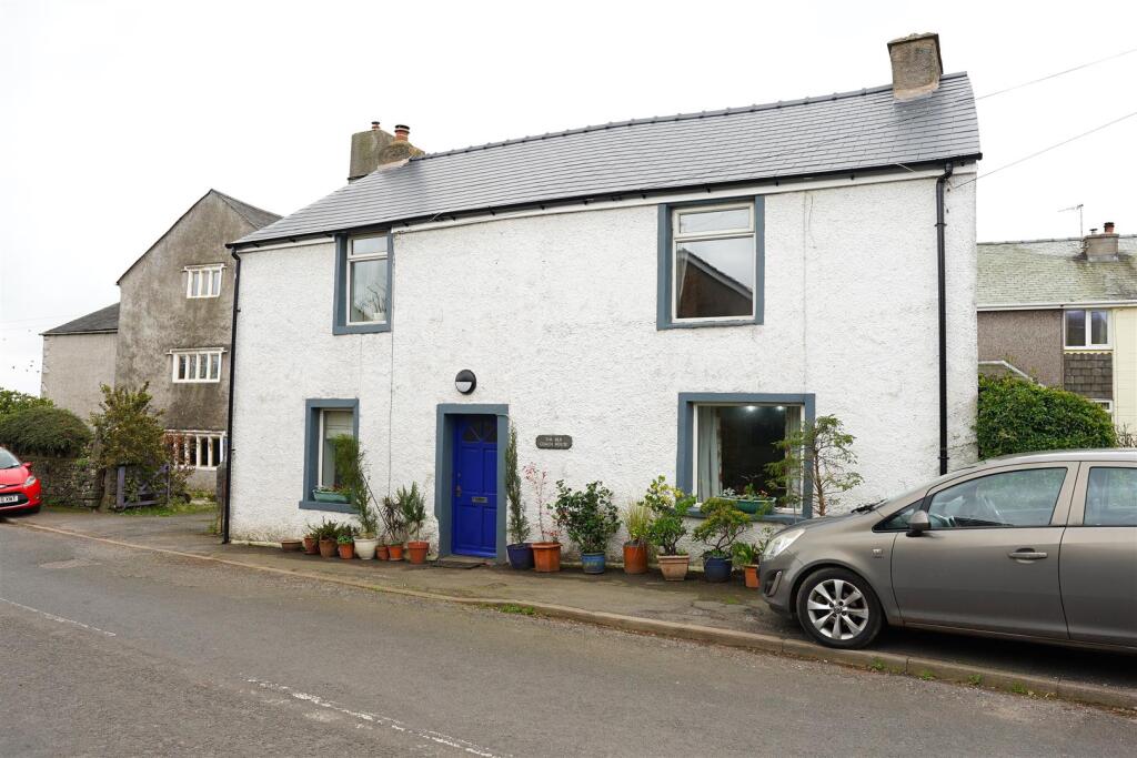 4 bedroom detached house