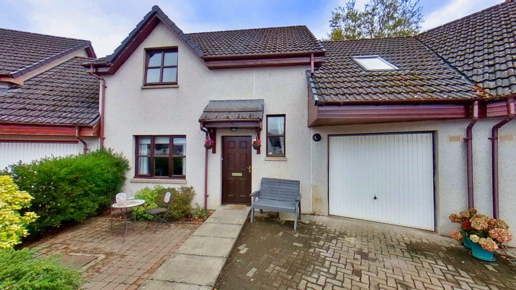 5 bedroom terraced house