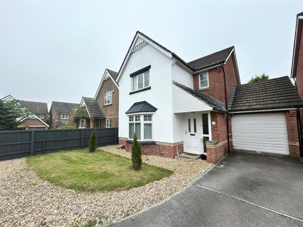 Main image of property: 6 Clos Castell Coity, Broadlands, Bridgend, CF31 5DW