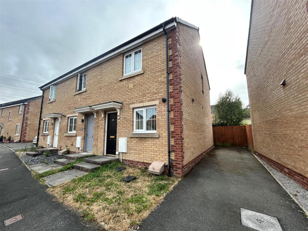 Main image of property: Rhodfa Cnocell Y Coed, Broadlands, Bridgend, Bridgend County Borough