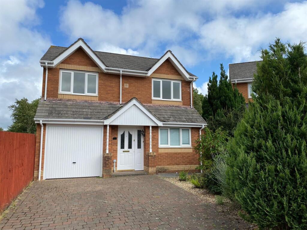 Main image of property: Llys Pentre, Broadlands, Bridgend, CF31 5DY