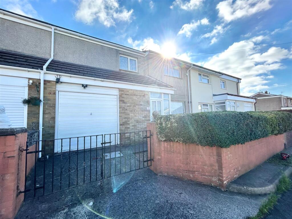 Main image of property: Gorslas, North Cornelly, Bridgend, CF33 4NG