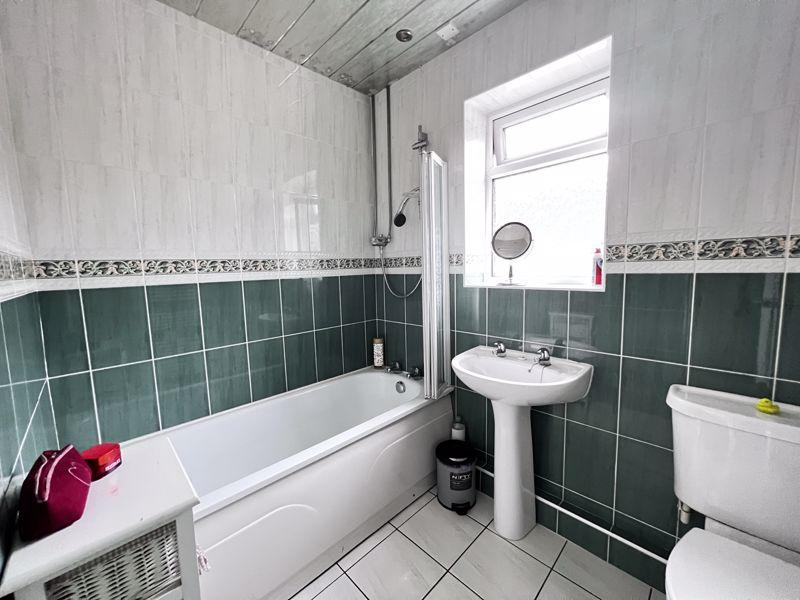 4 bedroom detached bungalow for sale in Menai Bridge, Isle Of Anglesey