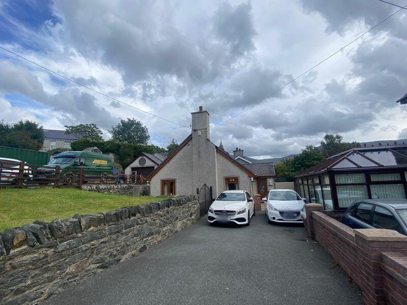 4 bedroom detached bungalow for sale in Bethesda, Gwynedd, LL57