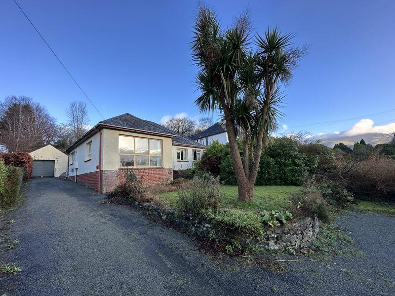 3 bedroom detached house for sale in Bethesda, Gwynedd, LL57