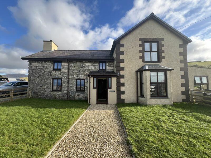 4 bedroom detached house for sale in Llanllyfni, Gwynedd, LL54